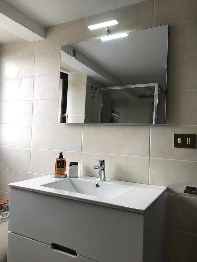 La Playa Cottage Con Spiaggia Privata Pettenasco Kültér fotó
