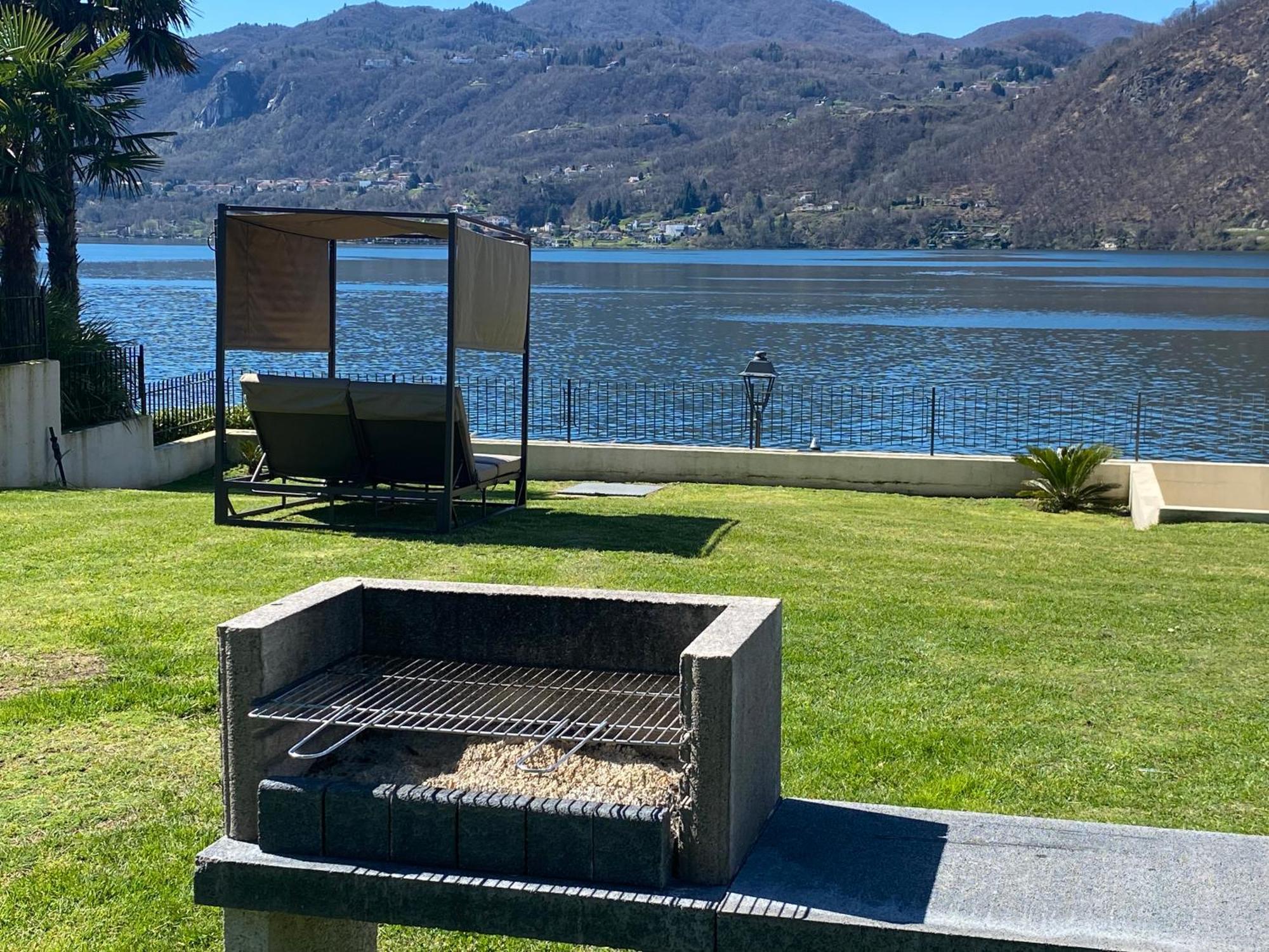 La Playa Cottage Con Spiaggia Privata Pettenasco Kültér fotó