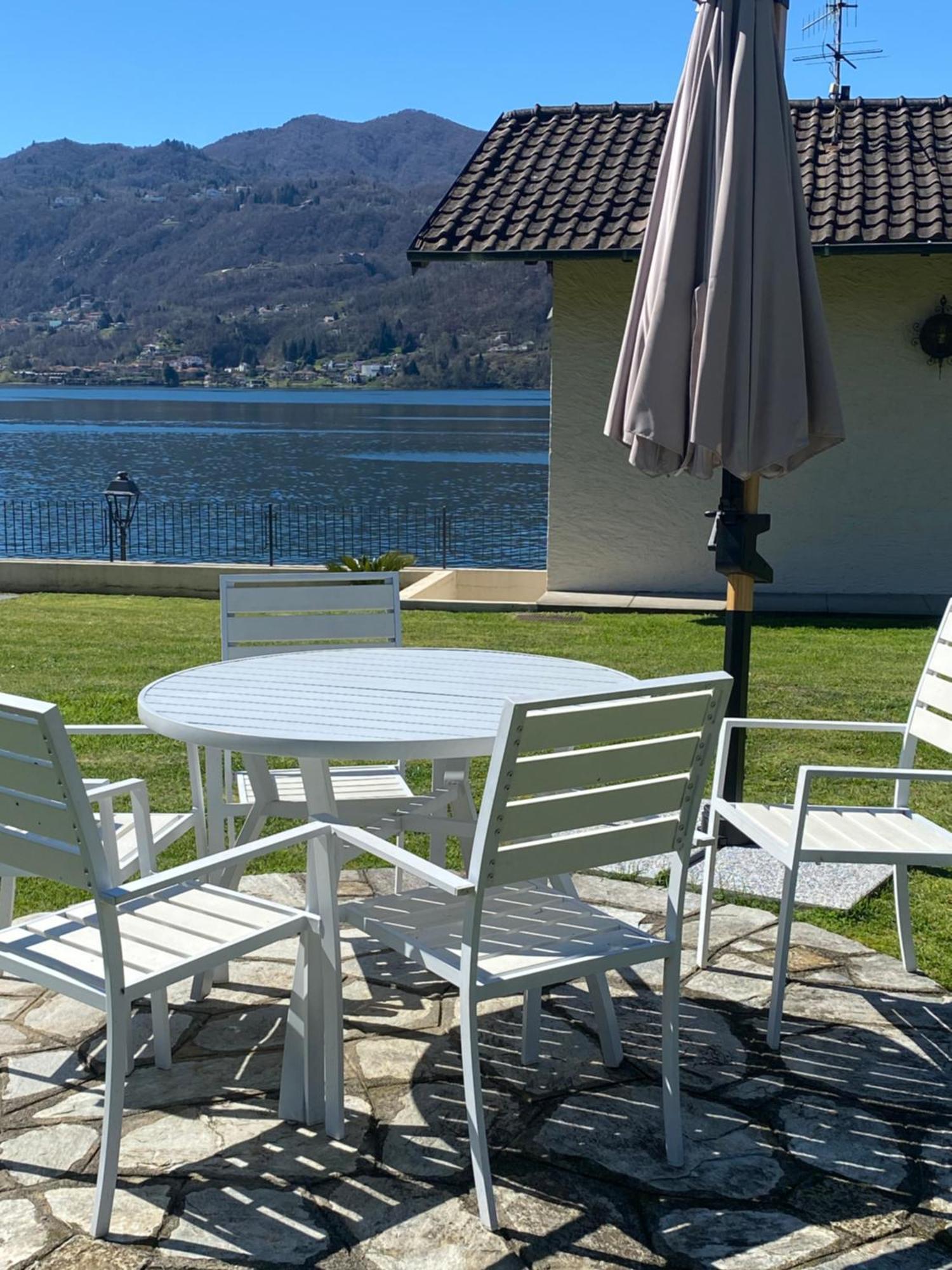 La Playa Cottage Con Spiaggia Privata Pettenasco Kültér fotó